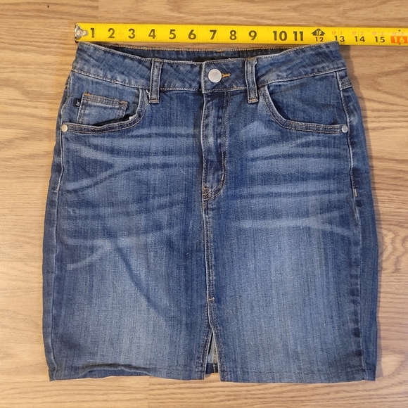 Judy Blue Denim Mini - Picture 6 of 8